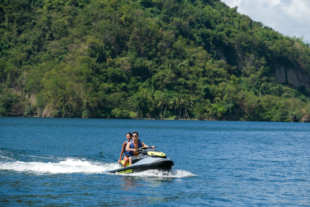 Jet skiing: One of many water activities in Mozzafiato.
